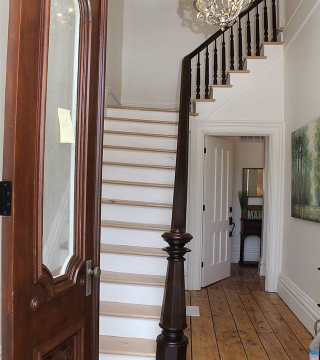 1st image of 106B Woodlawn Ave