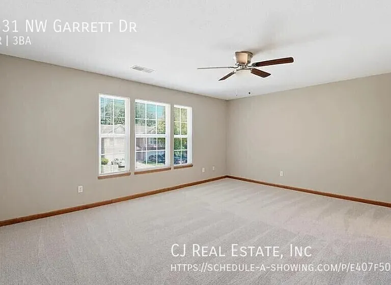 1631 NW Garrett Dr — Photo 7