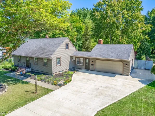 137 Armour Rd, Avon Lake, OH 44012