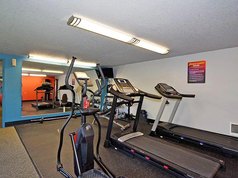 24/7 Fitness Center