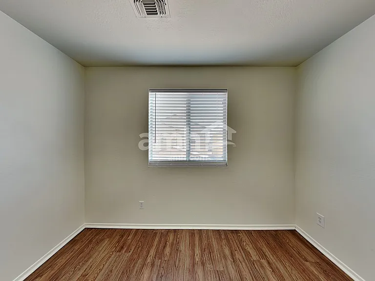 5211 W Warner St — Photo 15