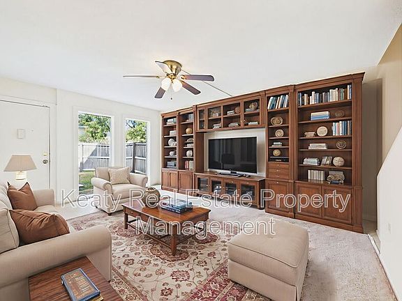 2nd image of 201-1 Fox Run Ave