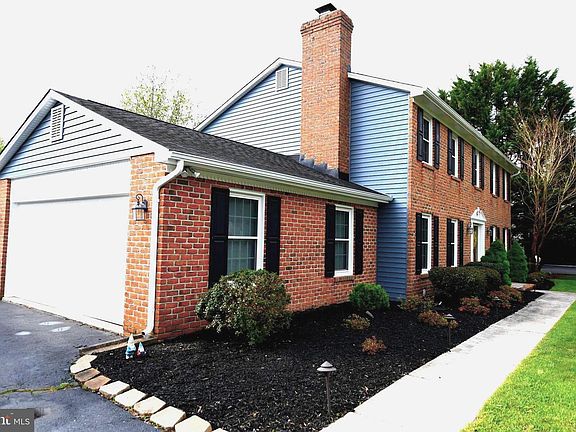 2nd image of 305 Rolling Knoll Dr