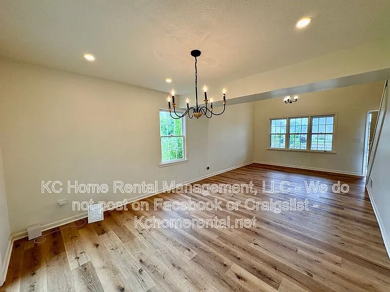 307B E Main St — Photo 6