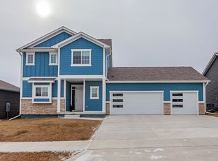 2933 Prairieside Pl, Norwalk, IA 50211