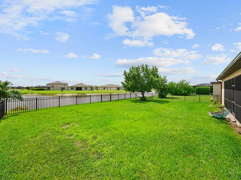 3406 Murcia Ct — Photo 32