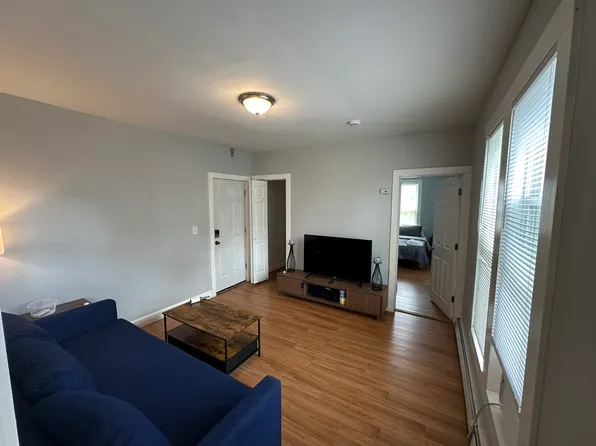 73 Green Hill Pkwy APT 1L, Worcester, MA 01605