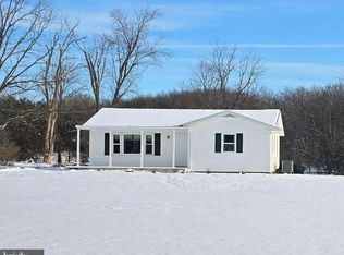 8464 Leetown Rd, Kearneysville, WV 25430