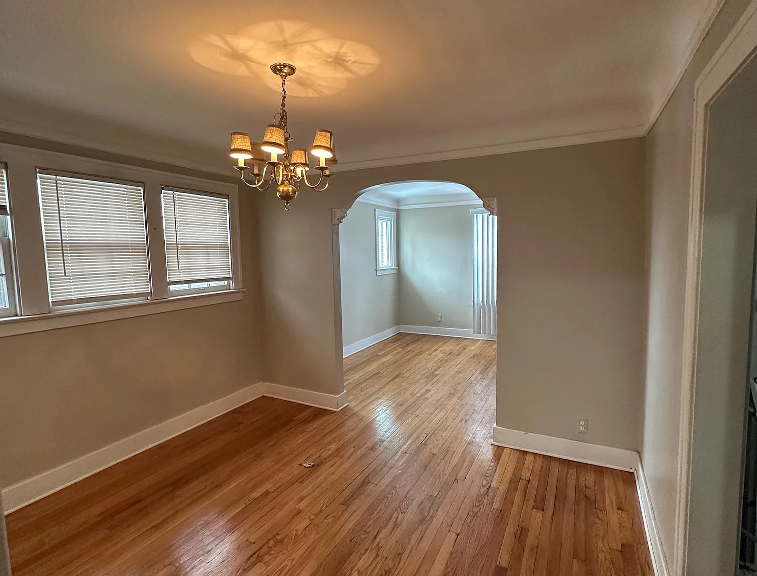 3 bed, 2000 sqft, $1,200 — Photo 3
