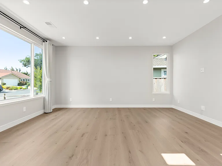3453 Wheeling Dr — Photo 8