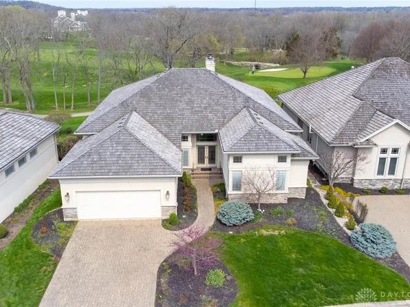 29 Governors Club Dr, Xenia, OH 45385