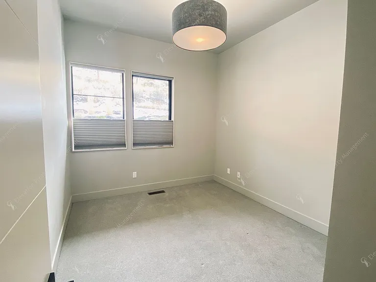2265 NW Putnam Rd — Photo 16