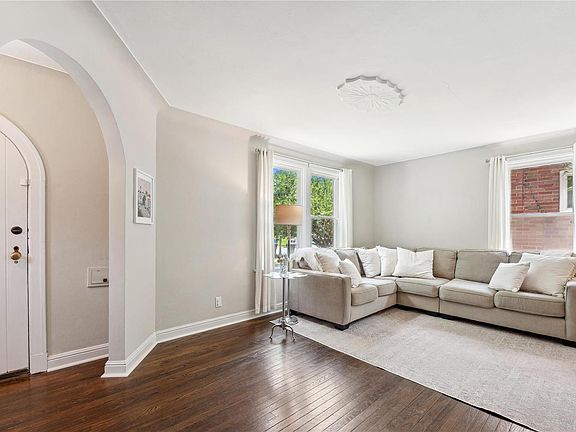 5th image of 1415 Barger Pl