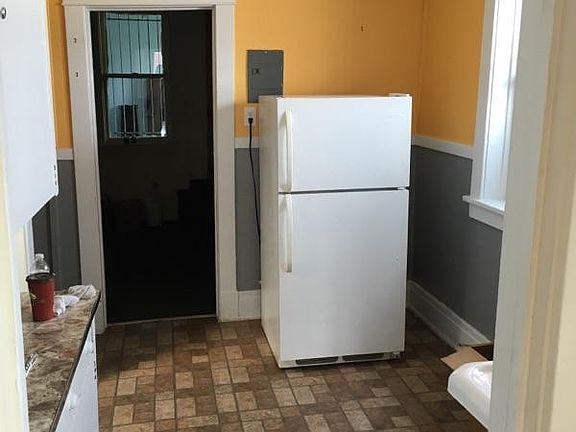 3rd image of 1504 Hertel Ave