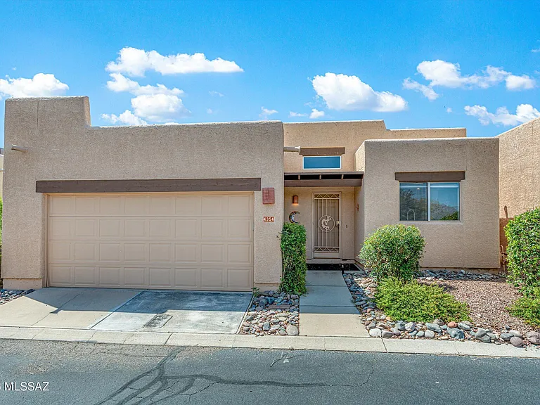 4354 E Samantha Dr — Photo 1