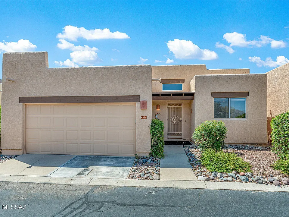 4354 E Samantha Dr