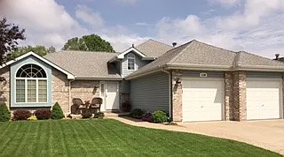 1128 Windsor Dr photo 1