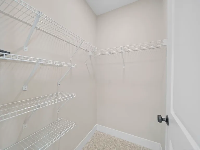 2589 Dayton Ave — Photo 44