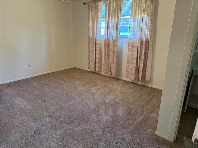 2804 Longwood Dr #C — Photo 3