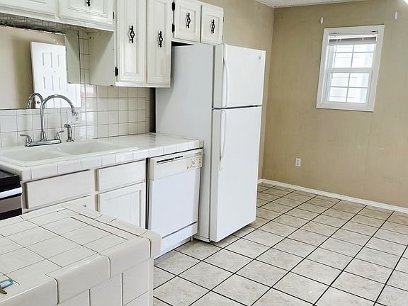 2nd image of 314 S Lowry St #5