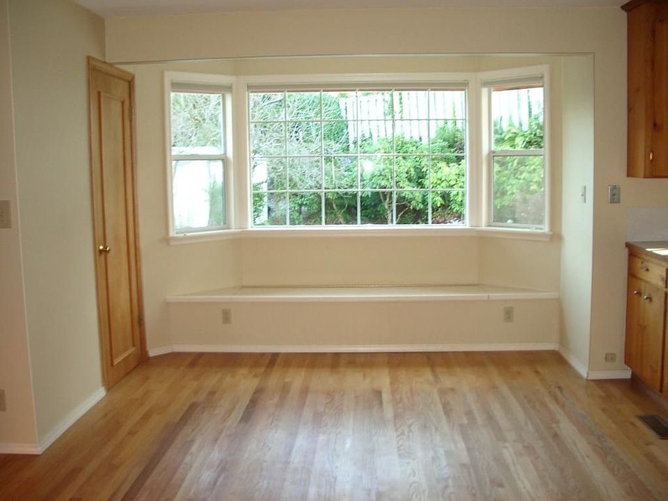 2nd image of 1606 125th Ave SE