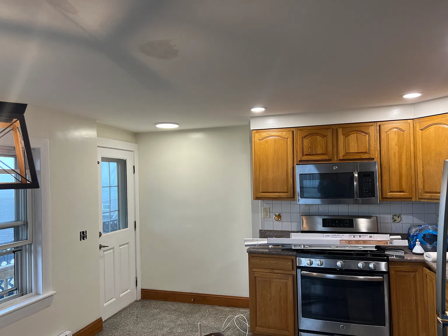 2 bed, 1000 sqft, $2,600 — Photo 2