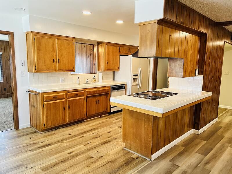 1st image of 6212 Friant Dr