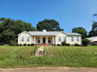 202 Pine St, Logansport, LA 71049