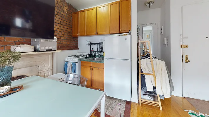 Rented by Bond New York | media 19