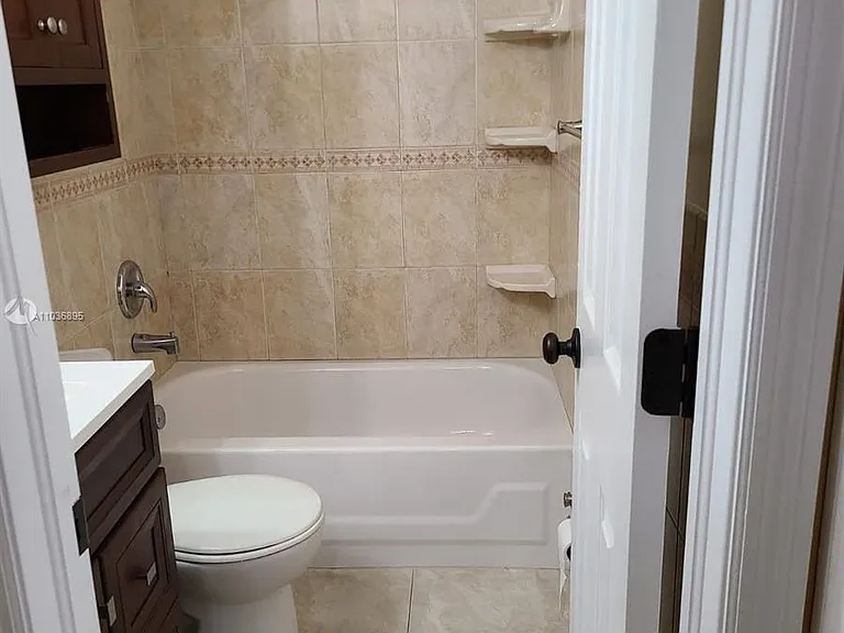 1907 SW 107th Ave #801 — Photo 36