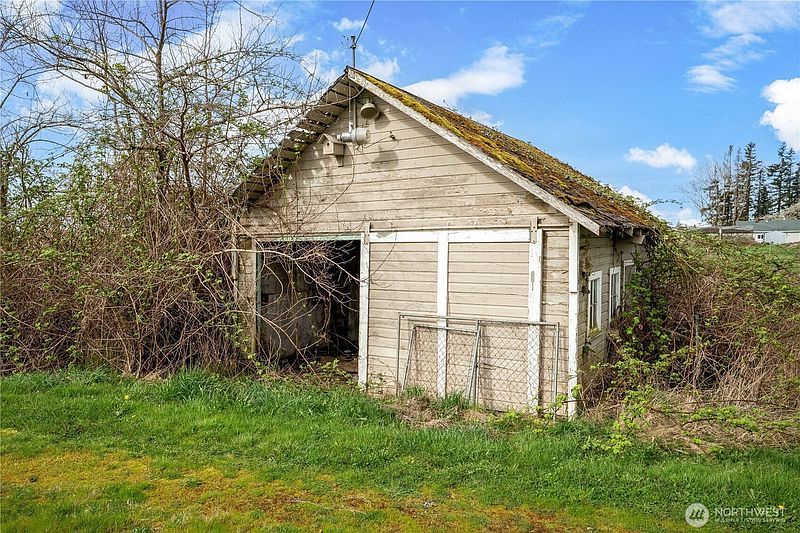 4th image of 1817 Central Road
