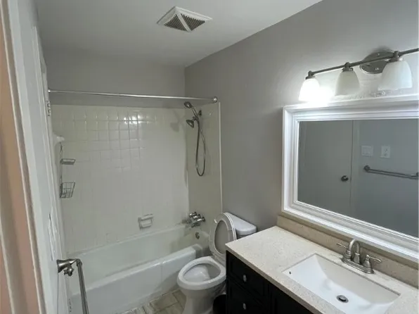 7801 Shoal Creek Blvd APT 244, Austin, TX 78757