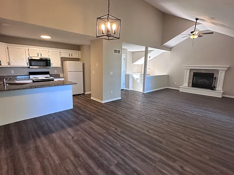 15100 Kelly Dr #15100 — Photo 4