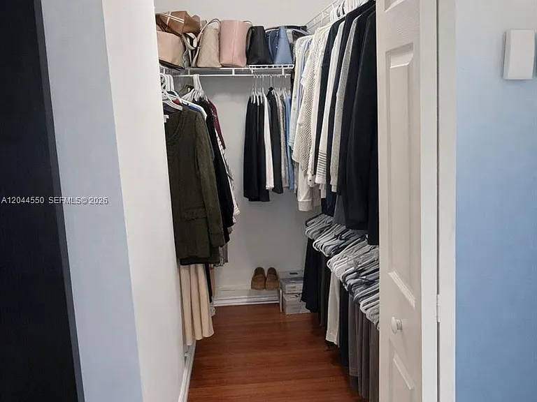 2027 SE 10th Ave #715 — Photo 3