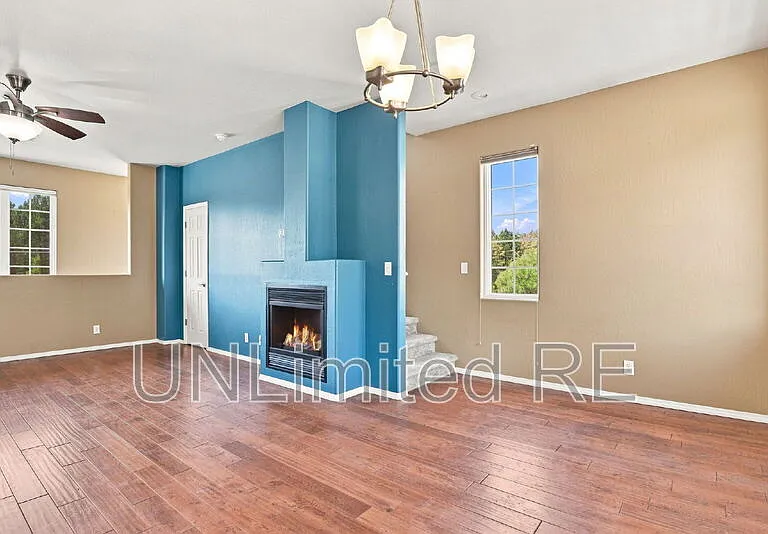 2455 W Silverton Dr — Photo 4