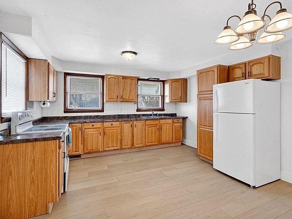 5th image of 533 Scott Street
