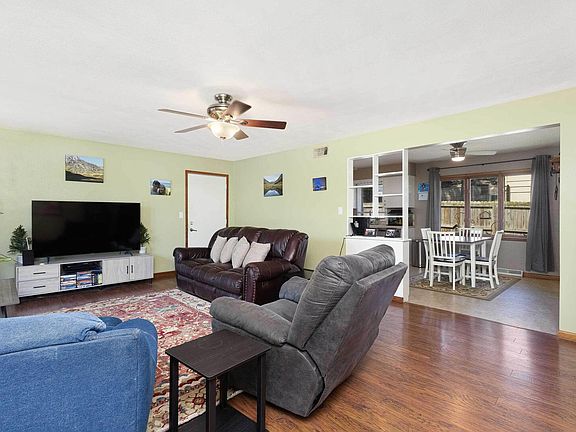 3rd image of 4420 N Gaines St