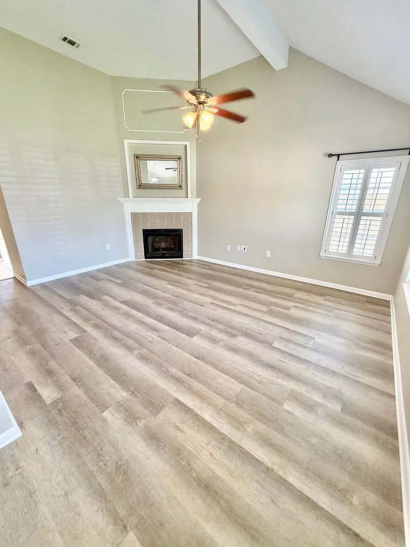 Nice 4 Bedroom Home For Rent! — Photo 3
