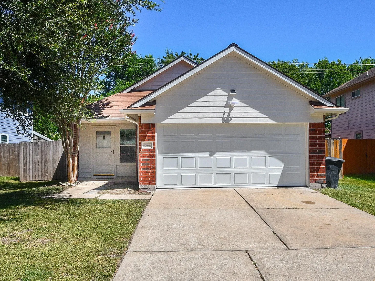 3 bed, 2.0 bath, 1250 sqft, $2,175 — Photo 1