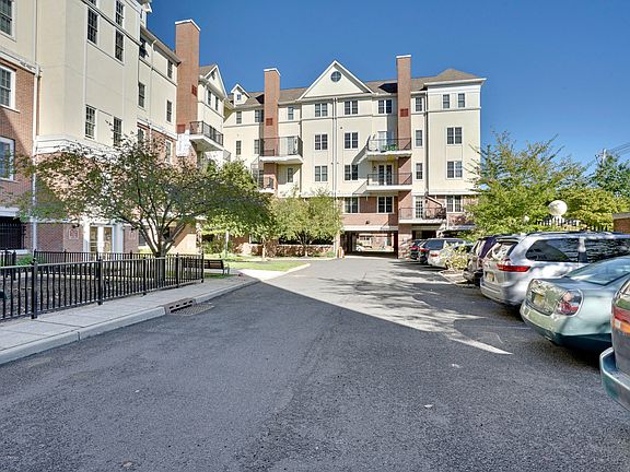 2nd image of 932 Madison Ave