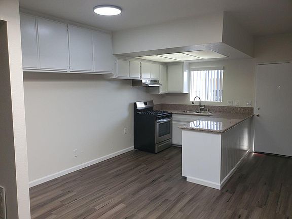 5th image of 3102 Bagley Ave APT 7