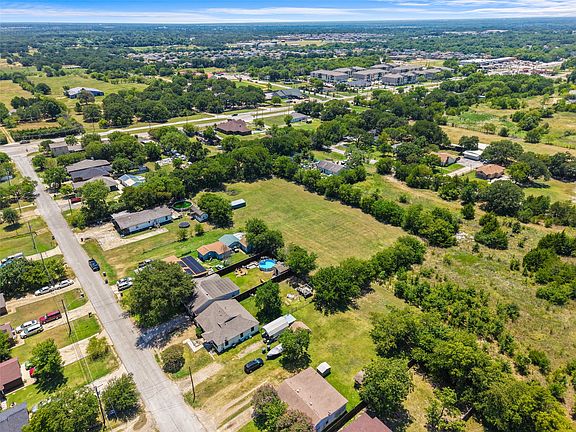 5th image of 71 Sarah Ln