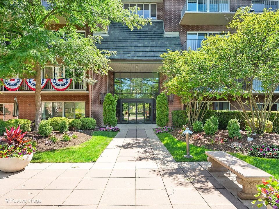 1st image of 5 Oak Brook Club Dr #P6