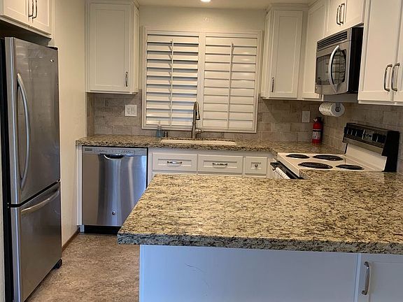 3rd image of 740 Dorothy Way