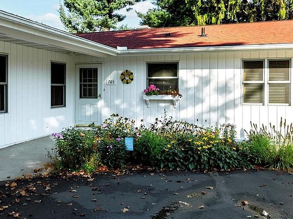 3rd image of 785 River Heights Road