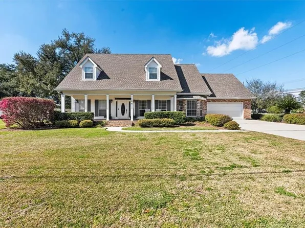 106 Sarah Victoria Dr, Belle Chasse, LA 70037