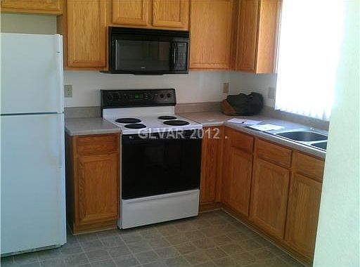 2nd image of 8508 S Lynhurst Dr