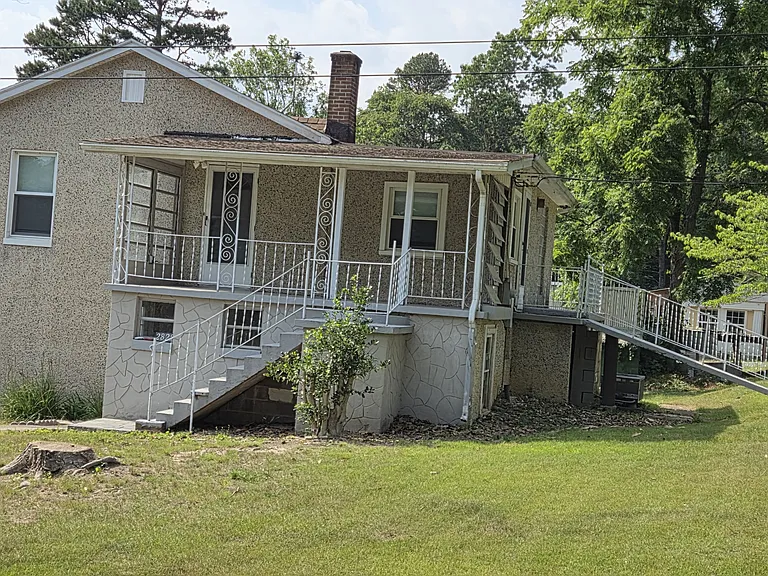 2825 Borden Grant Trl — Photo 2