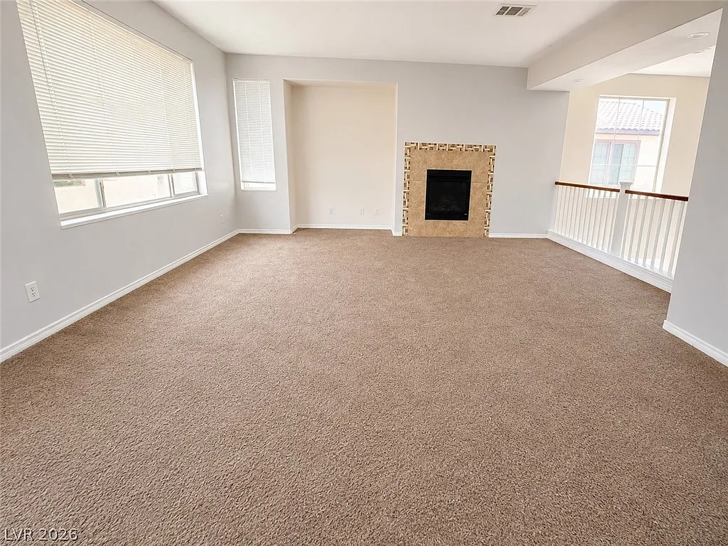 4 bed, 3.0 bath, 2325 sqft, $2,100 — Photo 2