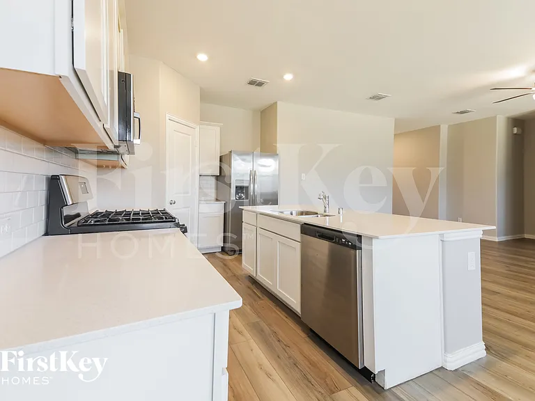 2324 Okeefe Dr — Photo 9